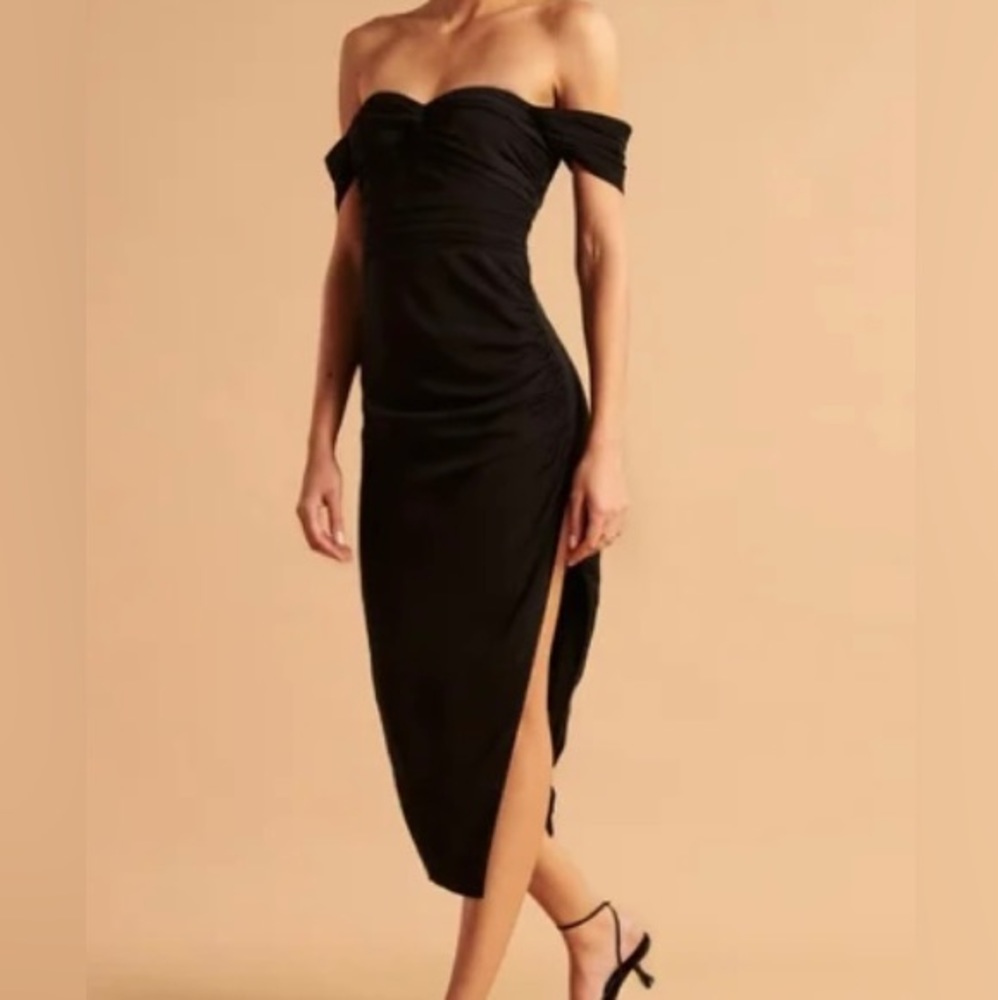 Abercrombie Off-The-Shoulder Ruched Midi Dress